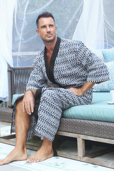 Men's cotton robe, 'Bedugul Diamonds' - Azure and Black Diamond Motif Men's Cotton Robe from Bali