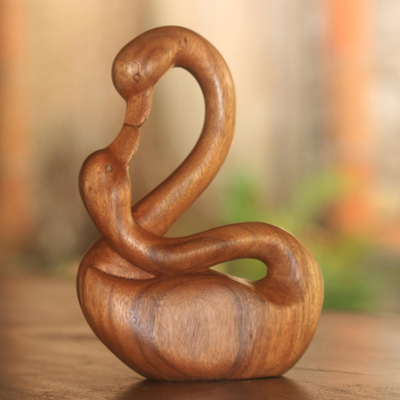 Escultura en madera, 'Mamá Oca' - Escultura de ganso madre e hijo de madera de suar de Bali