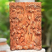 Panel en relieve de madera, 'Sita y Hanuman' - Panel en relieve de madera de Cempaka con temática Ramayana de Bali