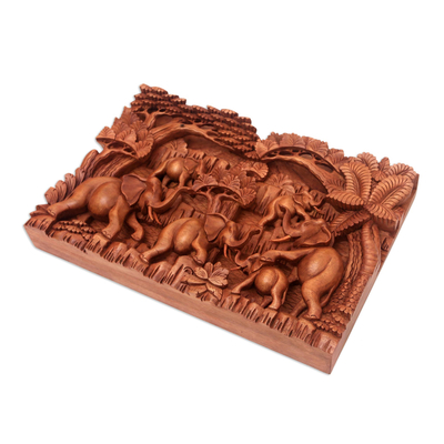 Reliefplatte aus Holz - Reliefplatte aus Cempaka-Holz mit Elefantenmotiv aus Bali