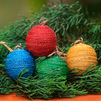 Natural fiber ornaments, 'Colorful Orbs' (set of 4) - Round Natural Fiber and Wood Ornaments from Bali (Set of 4)