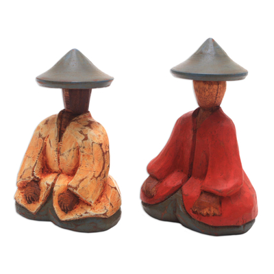 Holzfiguren, (Paar) - Rote und gelbe Holzbauernfiguren aus Bali (Paar)
