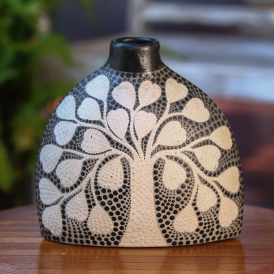 Jarrón decorativo de cerámica - Jarrón decorativo de cerámica con motivo de árbol hecho a mano en Bali