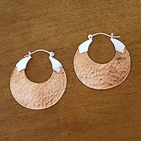 18k rose gold-plated copper hoop earrings, 'Radiant Reflections' - 18K Rose Gold Plated Hammered Copper Hoop Earrings