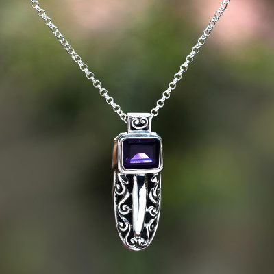 Halskette mit Amethyst-Anhänger, „Glittering Mystique“ – Facettierte Amethyst-Anhänger-Halskette aus Bali