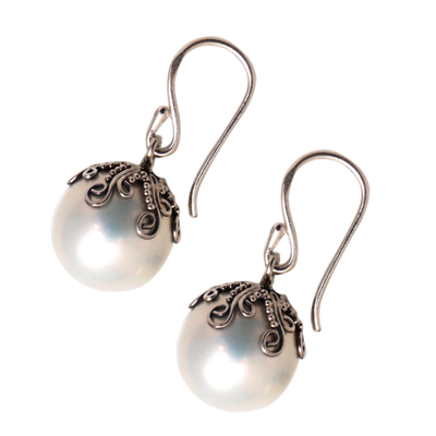 Aretes colgantes de perlas cultivadas - Aretes colgantes de perlas cultivadas elaborados en Bali