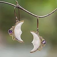 Pendientes colgantes de amatista chapados en oro, 'Regal Crescents' - Pendientes colgantes de luna creciente de amatista chapados en oro de Bali