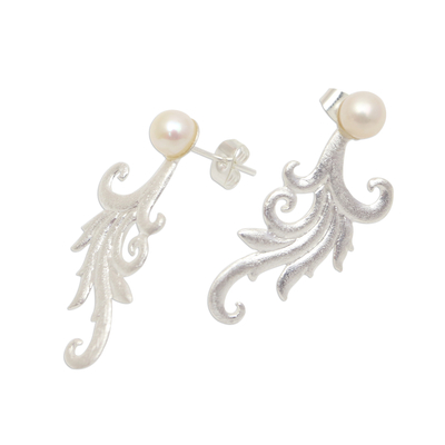 Aretes colgantes de perlas cultivadas - Aretes colgantes de perlas cultivadas con motivo de zarcillo de Bali