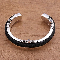 Brazalete de cuero y piedra lunar arcoíris - Brazalete de cuero y piedra lunar arcoíris de Bali