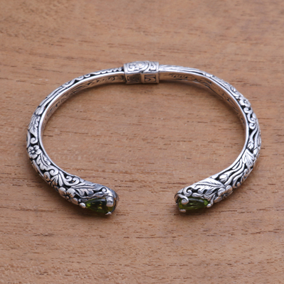 pulsera de peridoto - Brazalete con motivo floral de plata de ley y peridoto
