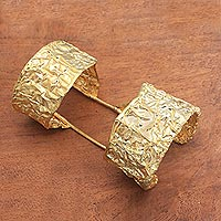 Vergoldetes Manschettenarmband, „Queen's Accessoire“ – 18 Karat vergoldetes Messing-Doppelmanschettenarmband aus Bali