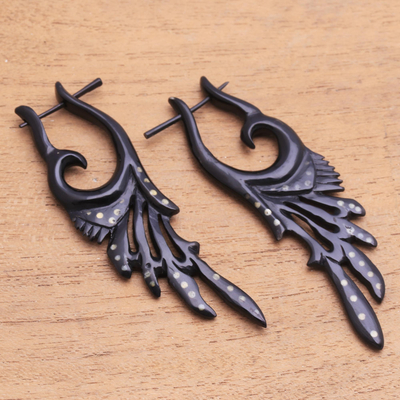 Pendientes colgantes de cuerno - Pendientes colgantes de cuerno en forma de ala tallada a mano de Bali