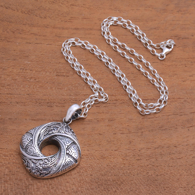 Collar colgante de plata esterlina - Collar con colgante de plata esterlina con patrón Songket de Bali