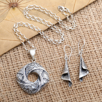 Collar colgante de plata esterlina - Collar con colgante de plata esterlina con patrón Songket de Bali
