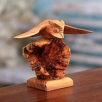 Escultura de madera, 'Búho volador' - Escultura de búho de madera realizada por un artista balinés