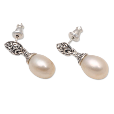 Aretes colgantes de perlas cultivadas - Aretes colgantes de perlas cultivadas con rizo de Buda de Bali