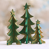 Decoración de mesa de madera, 'Tres árboles de Navidad' (juego de 3) - Decoración de mesa de árbol de Navidad de madera de Bali (juego de 3)