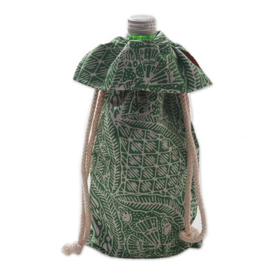 Weinflaschenbeutel aus Baumwollbatik, 'Blühende Blumen'. - Grüne und weiße Baumwoll-Batik-Weinflaschen-Geschenktasche