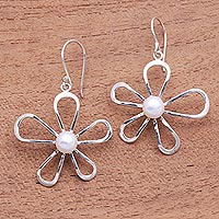 Cultured pearl dangle earrings, 'Flower's Center'