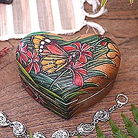 Caja de rompecabezas de madera, 'Butterfly Love' - Caja de rompecabezas de mariposas de madera en forma de corazón pintada a mano