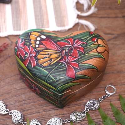 caja de rompecabezas de madera - Caja de rompecabezas de mariposa de madera en forma de corazón pintada a mano.
