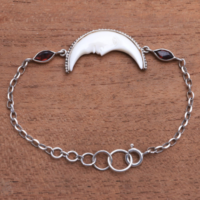 Garnet pendant bracelet, 'Happy Crescent' - Crescent Moon Garnet Pendant Bracelet