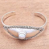 Cultured pearl cuff bracelet, 'Moonlight Shield'