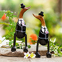 Esculturas de raíz de bambú y madera, 'Gentlemen's Love' (par) - Esculturas de boda de pato macho de madera y raíz de bambú (par)