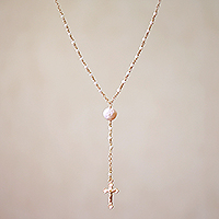 Rosario de perlas cultivadas bañadas en oro, 'Cruz brillante' - Rosario de perlas cultivadas bañadas en oro de 22 k de Bali