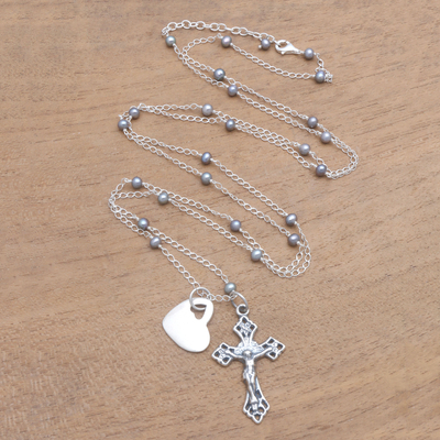 Lange Halskette mit Anhänger aus Zuchtperlen - Lange Halskette mit Zuchtperlen-Herz und Kreuz-Anhänger
