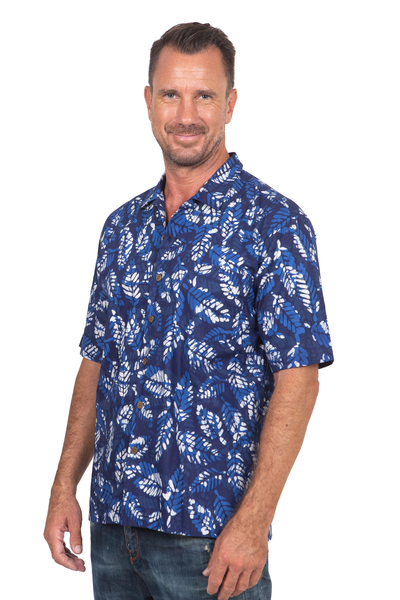 Men's cotton shirt, 'Blue Leaf Shadows' - Men's Short-Sleeved Blue Cotton Batik Shirt from Bali
