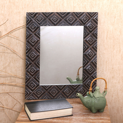 Wandspiegel aus Holz, 'Dunkle Quadrate'. - Wandspiegel aus Holz mit quadratischem Muster aus Bali