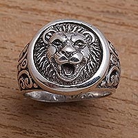Herrenring aus Sterlingsilber, „Lion Strength“ – Löwenring aus Sterlingsilber für Herren aus Bali