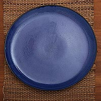 Platos llanos de cerámica, 'Cobalt Cuisine' (par) - Platos de cerámica azul hechos a mano en Bali (par)