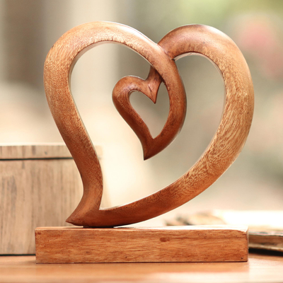 Escultura de madera - Escultura de madera de suar en forma de corazón de artesanos balineses