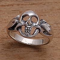 Anillo de plata de ley para hombre, 'Gentleman's Skull' - Anillo de plata de ley con calavera para hombre elaborado en Bali