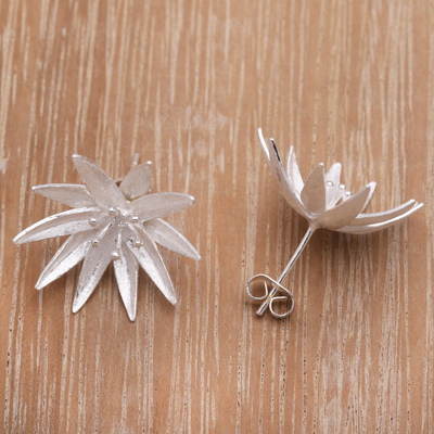 Knopfohrringe aus Sterlingsilber - Handgefertigte Lotusblüten-Ohrringe aus Sterlingsilber aus Bali