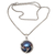 Halskette aus Zuchtperlen und Granatanhänger, 'Moon Bloom'. - Blaue Mabe-Zuchtperlen-Anhänger-Halskette mit Granaten