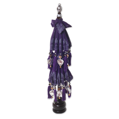 Balinesischer Regenschirm aus Baumwolle und Holz, 'Sacred Place in Purple'. - Dekorativer balinesischer Regenschirm in Lila
