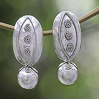 Pendientes colgantes de plata de ley, 'Gleaming Baubles' - Pendientes colgantes de plata de ley con motivo en espiral
