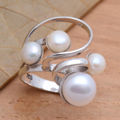 Anillo de cóctel con perlas cultivadas - Anillo de cóctel de perlas cultivadas de color blanco crema