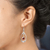 Granat-Ohrhänger mit Goldakzenten, „Victoriana“ – Granat-Ohrringe aus Sterlingsilber mit Goldakzenten