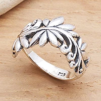 Sterlingsilber-Bandring, „Flourishing Flora“ – Leafy Vine Sterlingsilber-Bandring aus Bali