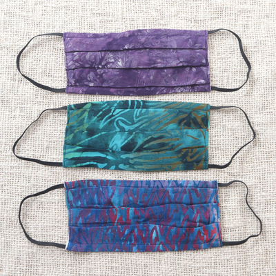Rayon-Batik-Gesichtsmasken, (3er-Set) - Set mit 3 doppellagigen Viskose-Batik-Gesichtsmasken mit elastischen Schlaufen
