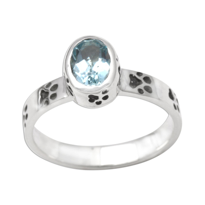 anillo de topacio azul de una sola piedra - Anillo de Plata de Ley con Topacio Azul Facetado y Motivo de Huella de Huella