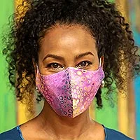 Rayon-Batik-Gesichtsmasken, „Wellen und Blasen“ (Paar) – 2 konturierte doppellagige Rayon-Batik-Gesichtsmasken mit elastischen Schlaufen