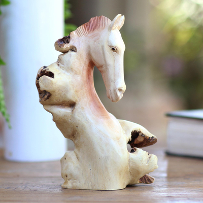 Escultura de madera - Estatuilla única de cabeza de caballo de madera de benalu