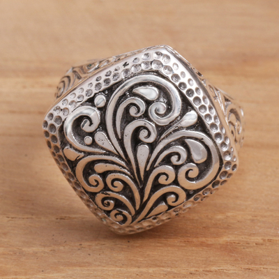 Siegelring aus Sterlingsilber - Handgefertigter Ring aus Sterlingsilber im indonesischen Stil
