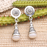 Pendientes colgantes de perlas cultivadas, 'Bali Bagatelle' - Pendientes de perlas cultivadas de diseño artesanal