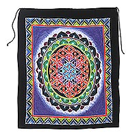 Batik-Rayon-Wandbehang, „Vibrating Lotus“ – Batik-Rayon-Wandbehang mit Lotus-Motiv